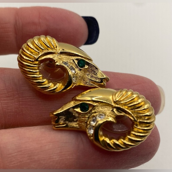 Kenneth Jay Lane Ram’s Head Earrings 1980’s Vintage (Susan Caplan Rediscovered) - Picture 6 of 10